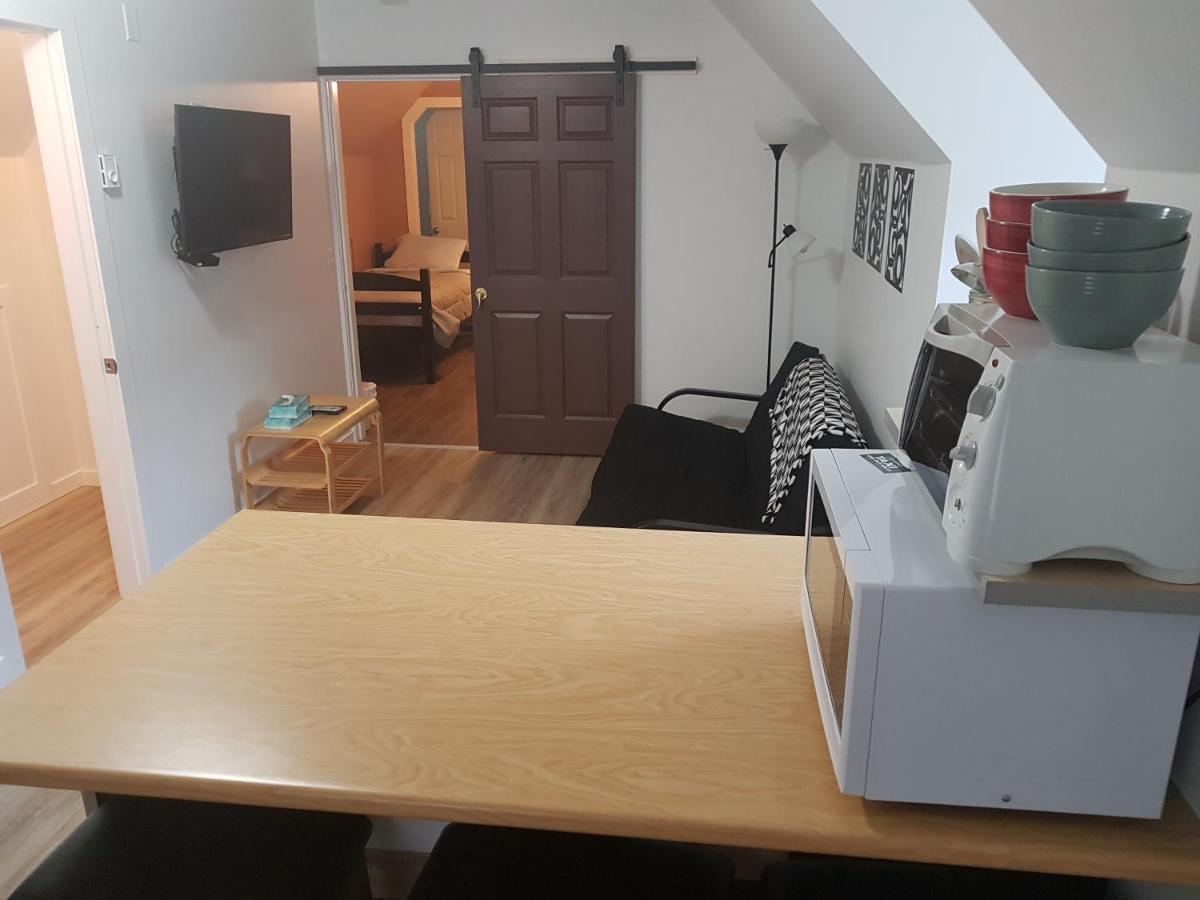Pines Motel Sicamous Zewnętrze zdjęcie